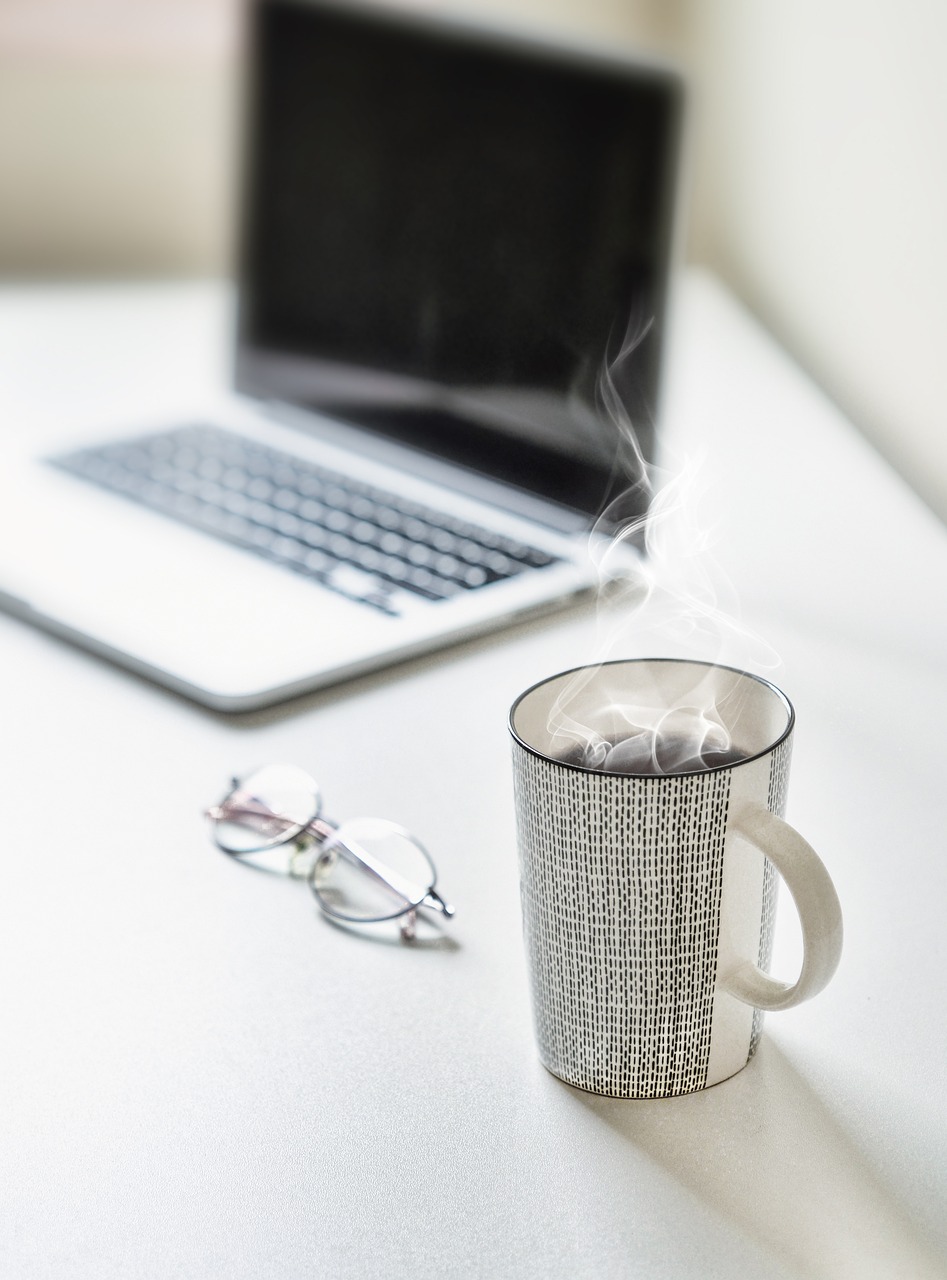 desk, tea cup, tea-4222025.jpg